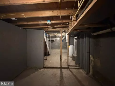 Entry Way - 720 N Rose St, Baltimore, MD 21205 photo 9 of 19