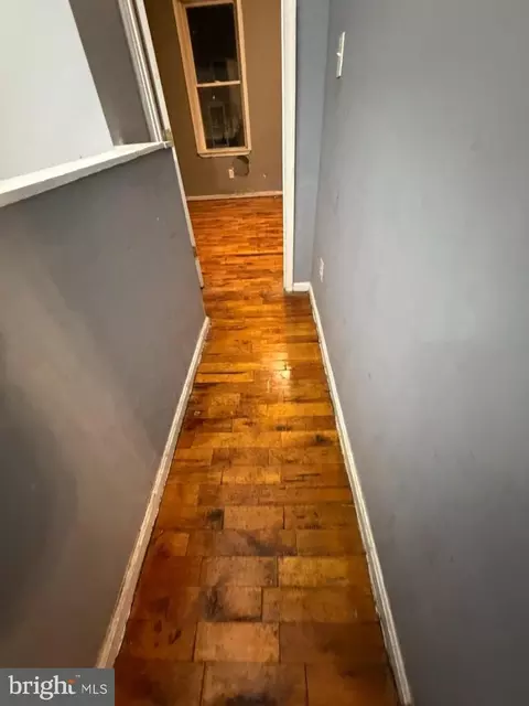 Entry Way - 720 N Rose St, Baltimore, MD 21205 photo 16 of 19