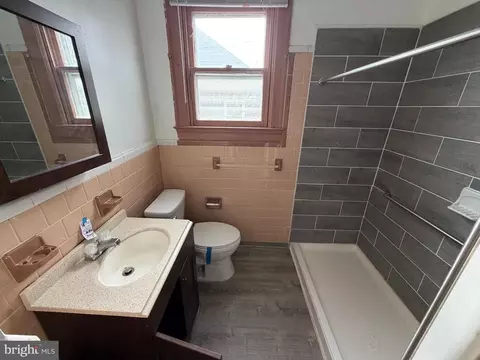Bath - 3708 Dennlyn Rd, Baltimore, MD 21215 photo 1 of 2