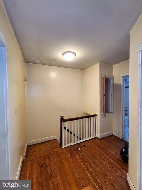 Entry Way - 4327 Shamrock Ave, Baltimore, MD 21206 photo 8 of 25