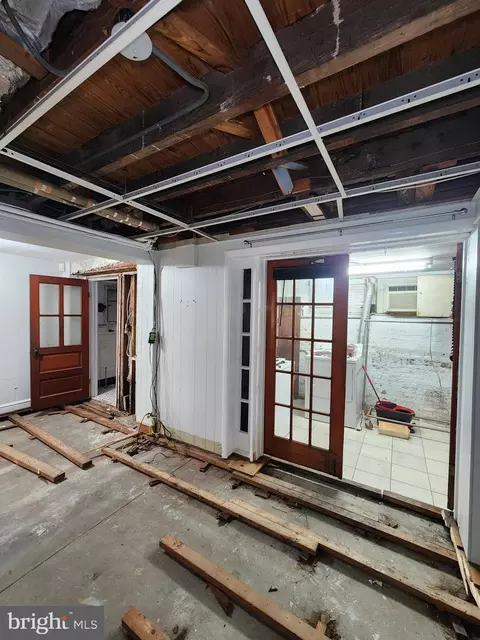 Entry Way - 4327 Shamrock Ave, Baltimore, MD 21206 photo 19 of 25