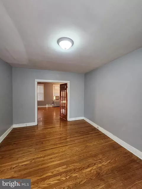 Living - 4327 Shamrock Ave, Baltimore, MD 21206 photo 1 of 4