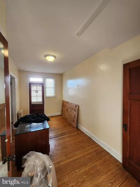 Entry Way - 4327 Shamrock Ave, Baltimore, MD 21206 photo 4 of 25