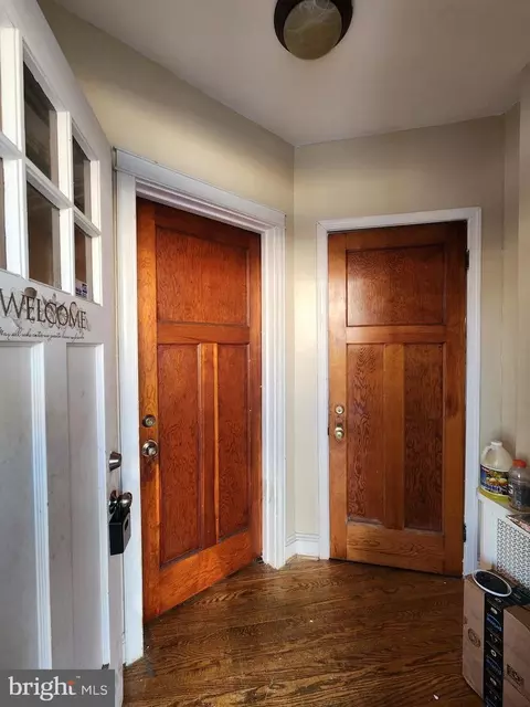Entry Way - 4327 Shamrock Ave, Baltimore, MD 21206 photo 7 of 25