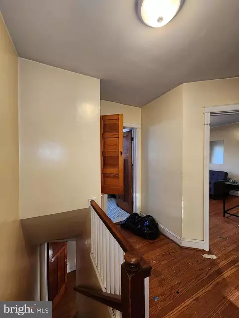Entry Way - 4327 Shamrock Ave, Baltimore, MD 21206 photo 10 of 25