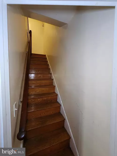 Entry Way - 4327 Shamrock Ave, Baltimore, MD 21206 photo 11 of 25