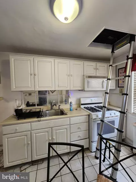Kitchen - 4327 Shamrock Ave, Baltimore, MD 21206 photo 1 of 4