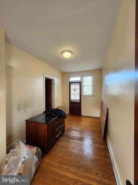 Entry Way - 4327 Shamrock Ave, Baltimore, MD 21206 photo 3 of 25