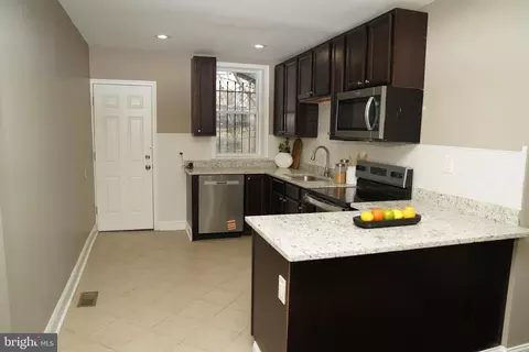 1722 E Lanvale St, Baltimore, MD 21213 photo 6