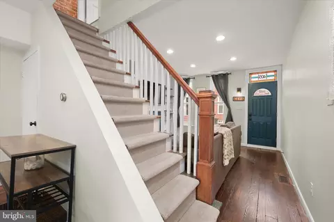 Entry Way - 405 E Clement St, Baltimore, MD 21230 photo 2 of 5
