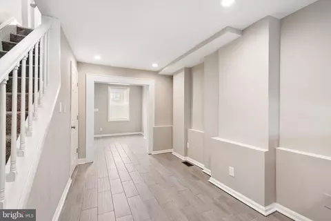 Entry Way - 1145 Ward St, Baltimore, MD 21230 photo 3 of 8
