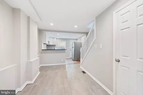 Entry Way - 1145 Ward St, Baltimore, MD 21230 photo 4 of 8