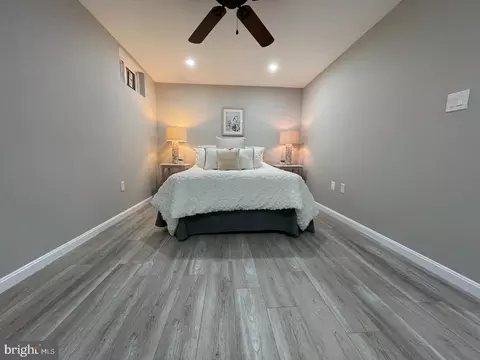 Bedroom - 37 Cobber Ln, Baltimore, MD 21229 photo 2 of 4