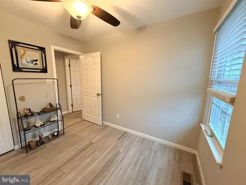 Other - 37 Cobber Ln, Baltimore, MD 21229 photo 9 of 17