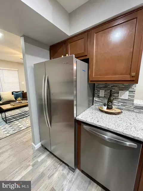 Kitchen - 37 Cobber Ln, Baltimore, MD 21229 photo 3 of 7