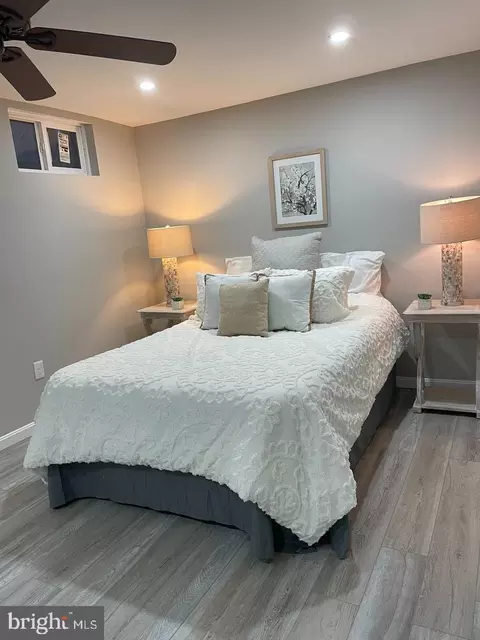 Bedroom - 37 Cobber Ln, Baltimore, MD 21229 photo 1 of 4