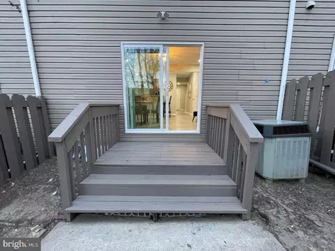 Exterior - 37 Cobber Ln, Baltimore, MD 21229 photo 1 of 1