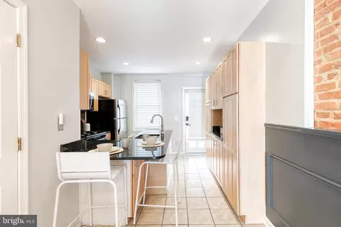 Entry Way - 440 E Clement St, Baltimore, MD 21230 photo 3 of 5