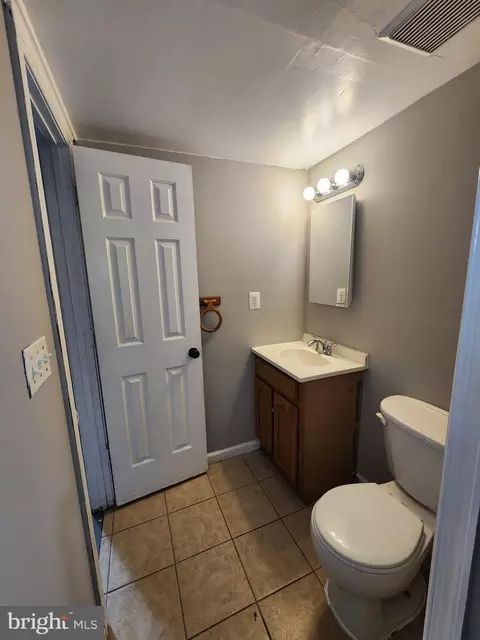 Bath - 6305 Brown Ave, Baltimore, MD 21224 photo 8 of 8