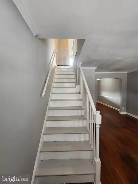 Entry Way - 6305 Brown Ave, Baltimore, MD 21224 photo 6 of 14