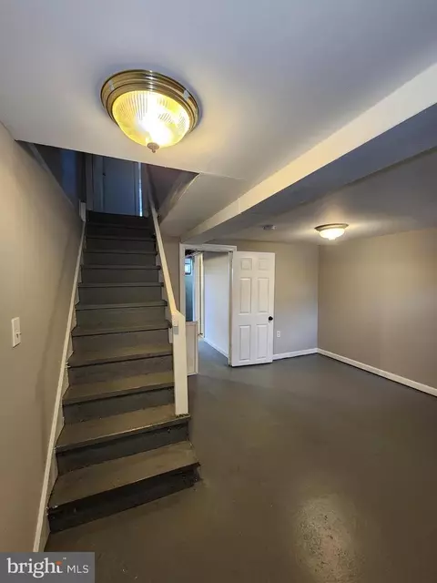 Entry Way - 6305 Brown Ave, Baltimore, MD 21224 photo 10 of 14