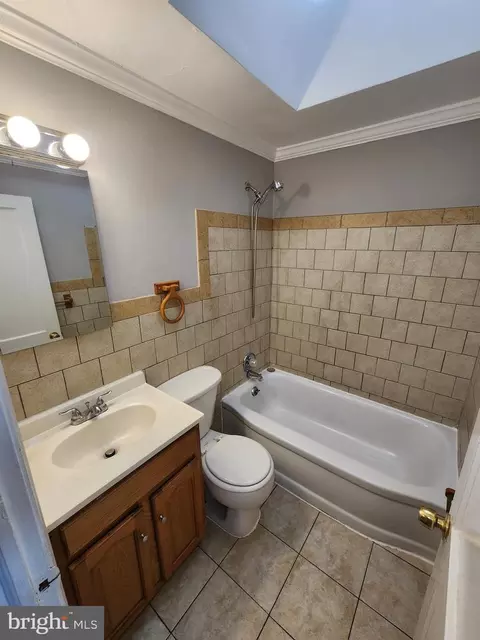 Bath - 6305 Brown Ave, Baltimore, MD 21224 photo 2 of 8