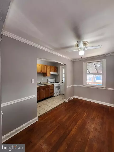 Entry Way - 6305 Brown Ave, Baltimore, MD 21224 photo 2 of 14