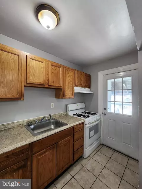 Kitchen - 6305 Brown Ave, Baltimore, MD 21224 photo 3 of 5