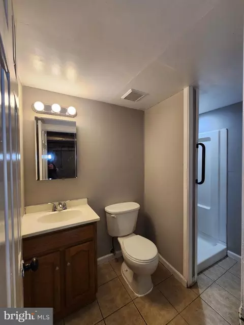 Bath - 6305 Brown Ave, Baltimore, MD 21224 photo 6 of 8