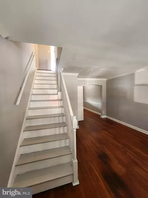 Entry Way - 6305 Brown Ave, Baltimore, MD 21224 photo 1 of 14