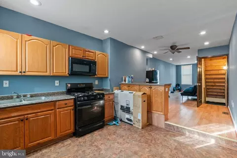 Entry Way - 1309 Kuper St, Baltimore, MD 21223 photo 8 of 12