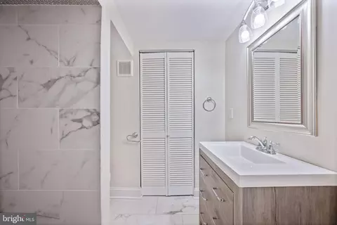 Bath - 1180 Nanticoke St, Baltimore, MD 21230 photo 2 of 5
