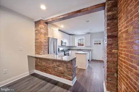 Entry Way - 1180 Nanticoke St, Baltimore, MD 21230 photo 4 of 6