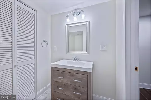 Bath - 1180 Nanticoke St, Baltimore, MD 21230 photo 3 of 5