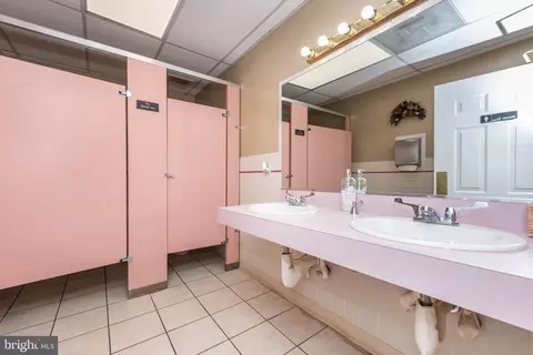 Bath - 1300 Eutaw Pl, Baltimore, MD 21217 photo 2 of 4