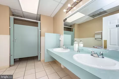Bath - 1300 Eutaw Pl, Baltimore, MD 21217 photo 1 of 4