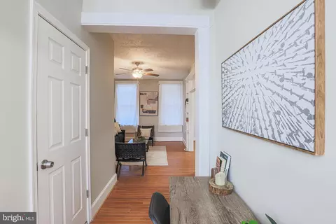 Entry Way - 743 Linnard St, Baltimore, MD 21229 photo 6 of 8
