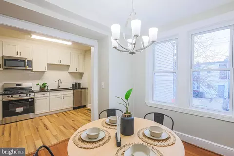 Dining - 743 Linnard St, Baltimore, MD 21229 photo 3 of 5