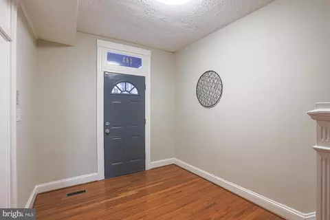 Entry Way - 743 Linnard St, Baltimore, MD 21229 photo 2 of 8