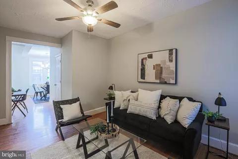 Entry Way - 743 Linnard St, Baltimore, MD 21229 photo 1 of 8