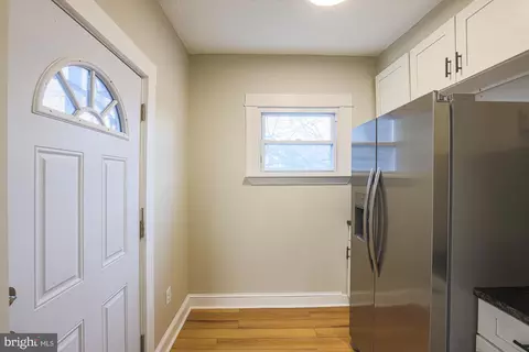Entry Way - 743 Linnard St, Baltimore, MD 21229 photo 8 of 8