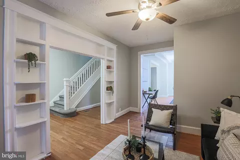 Living - 743 Linnard St, Baltimore, MD 21229 photo 1 of 2
