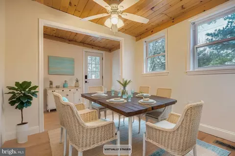 Dining - 5930 Glenoak Ave, Baltimore, MD 21214 photo 1 of 1