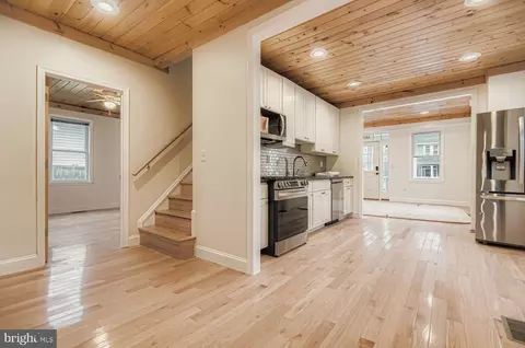 Entry Way - 5930 Glenoak Ave, Baltimore, MD 21214 photo 3 of 3