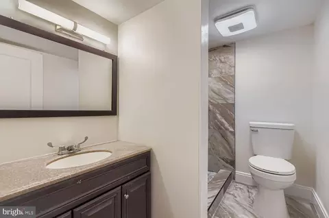 Bath - 5930 Glenoak Ave, Baltimore, MD 21214 photo 3 of 4
