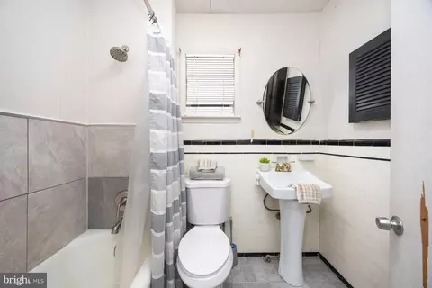 Bath - 3237 Dudley Ave, Baltimore, MD 21213 photo 1 of 1