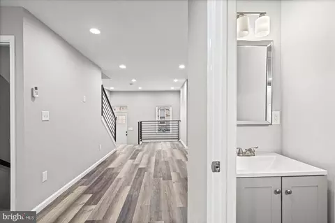 Entry Way - 407 Pitman Pl, Baltimore, MD 21202 photo 3 of 12