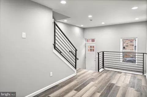 Entry Way - 407 Pitman Pl, Baltimore, MD 21202 photo 5 of 12