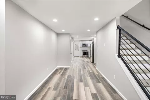 Entry Way - 407 Pitman Pl, Baltimore, MD 21202 photo 2 of 12