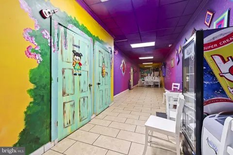 Entry Way - 3418 Eastern Ave, Baltimore, MD 21224 photo 5 of 22